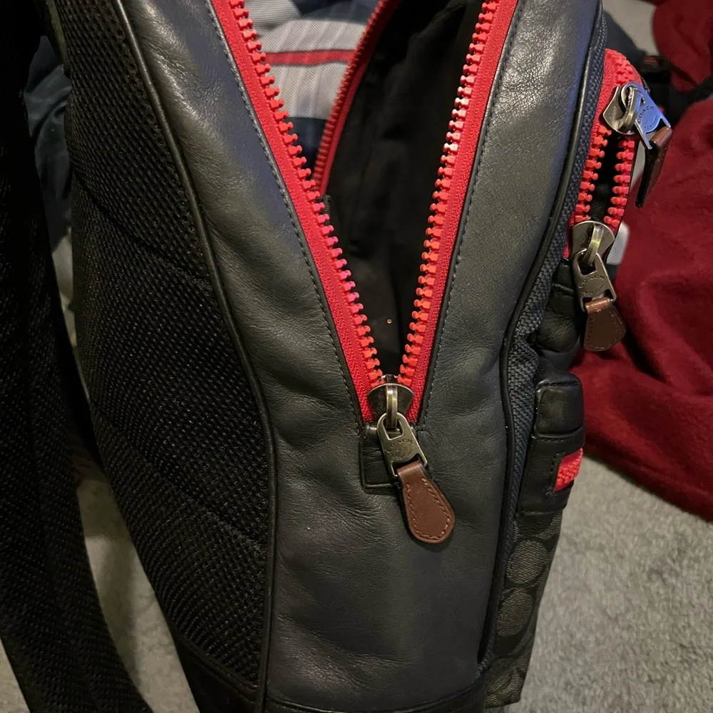 Coach backpack - Picture 2 of 3